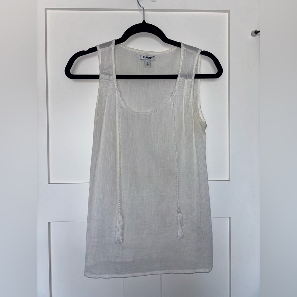 Women's White Sleeveless Top
